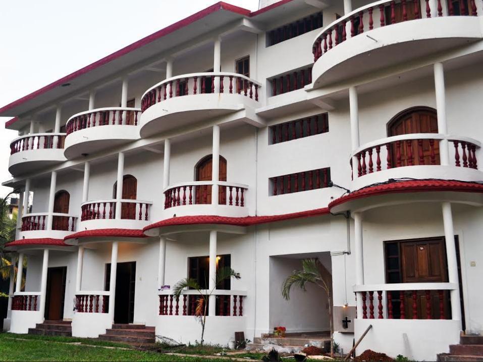 Oasis Beach Resort Goa Exterior photo
